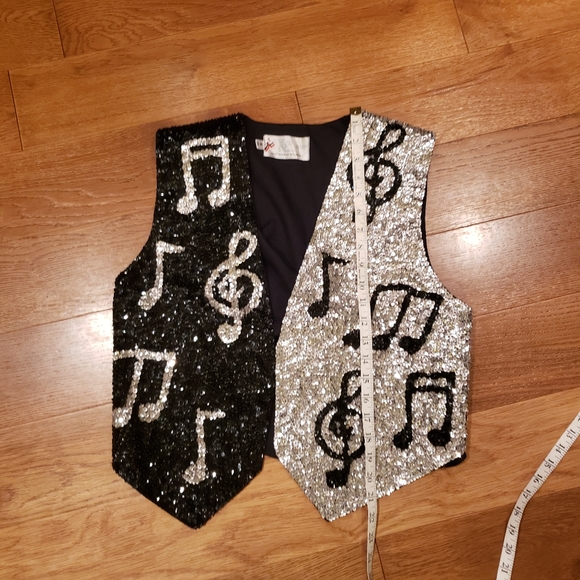 Musical Notes Sequin Vest - Picture 6 of 6